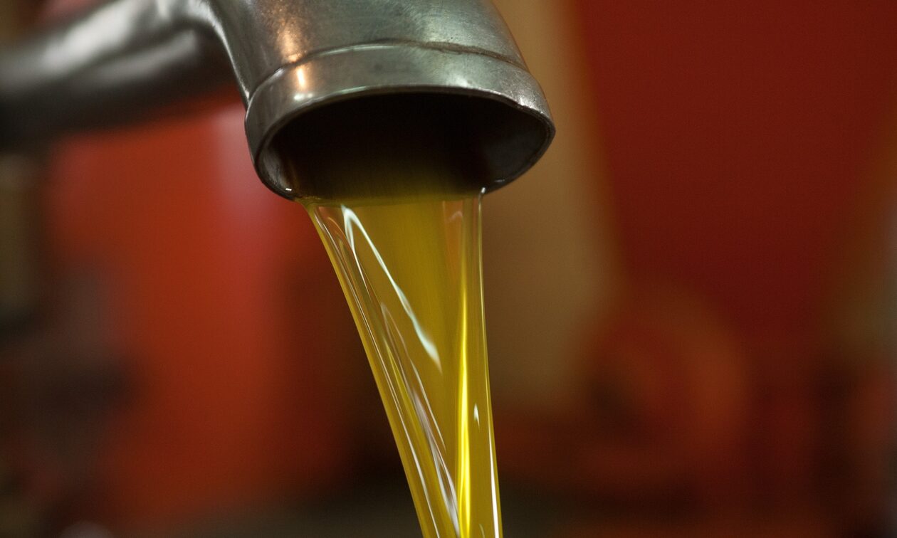 Εκτοξεύεται η τιμή του «υγρού χρυσού» – Έφτασε σχεδόν 9.000 δολάρια ανά τόνο