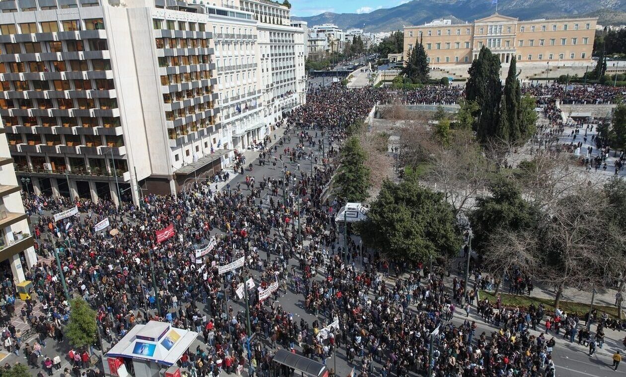 Απεργία ΑΔΕΔΥ: Κανονικά όλες οι πτήσεις – Πώς θα κινηθούν τα ΜΜΜ – Ποιοι κλάδοι συμμετέχουν
