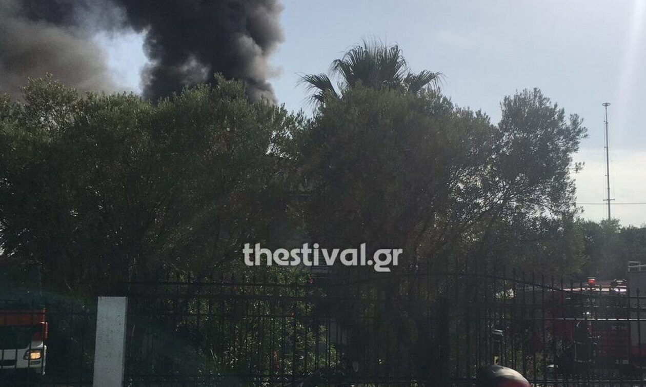 Φωτιά σε επιχείρηση στη Θεσσαλονίκη