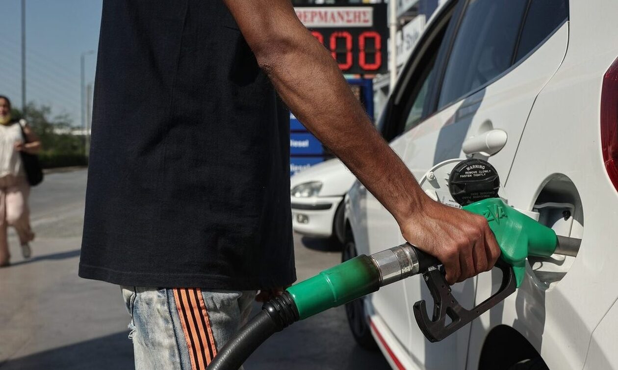 Καύσιμα: Αυξήσεις «φωτιά» σε όλη την Ελλάδα – Αγγίζει τα 2,3 ευρώ η τιμή της αμόλυβδης στα νησιά