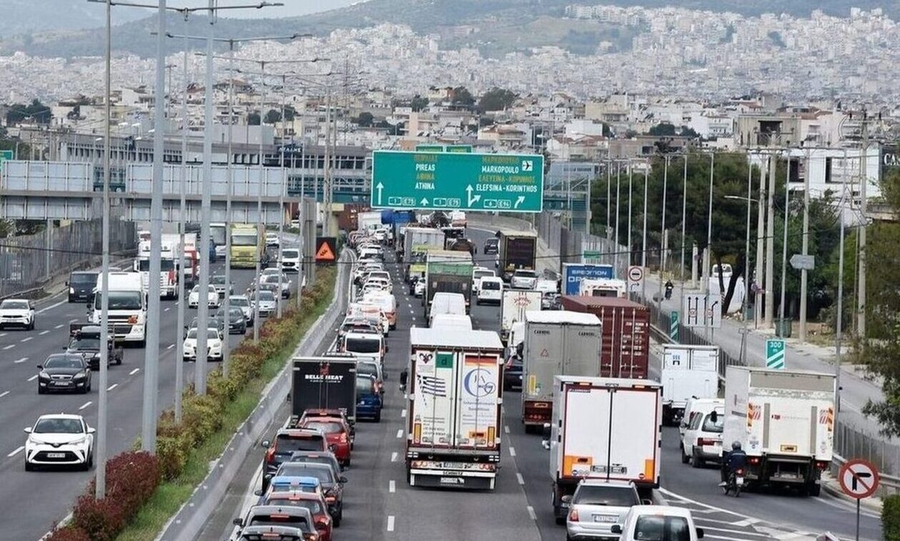 Διακοπή της κυκλοφορία στη Λεωφόρο Αλίμου λόγω τροχαίου