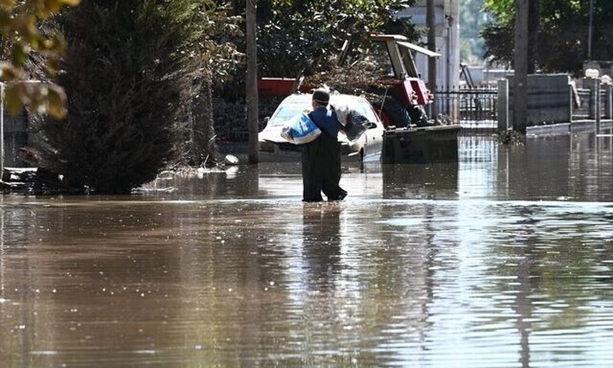Τρίκαλα: Η νέα κακοκαιρία κλείνει και τα εμπορικά καταστήματα