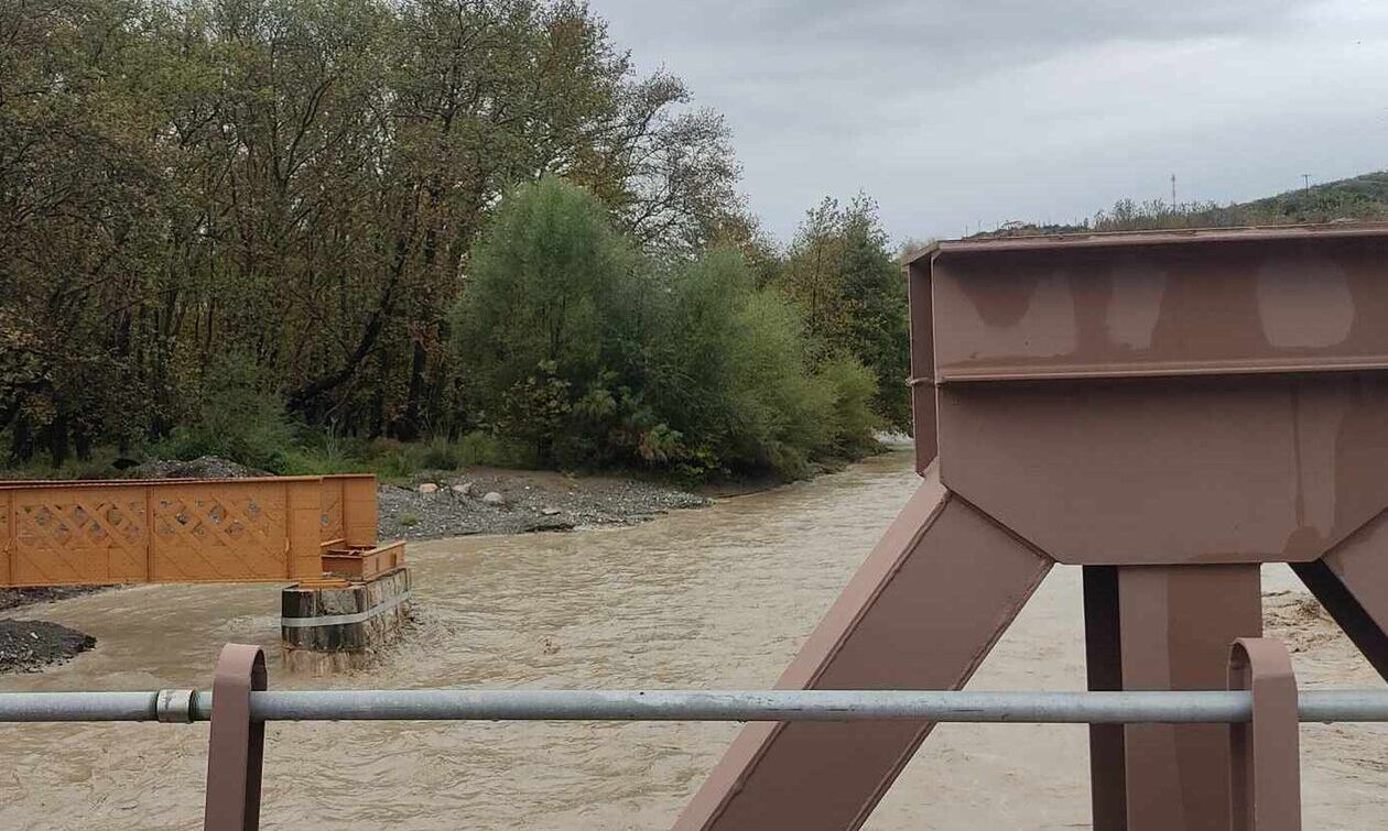 Κακοκαιρία Elias: Αποκλεισμένη η Καρυά Υπάτης – 125 άτομα χωρίς νερό