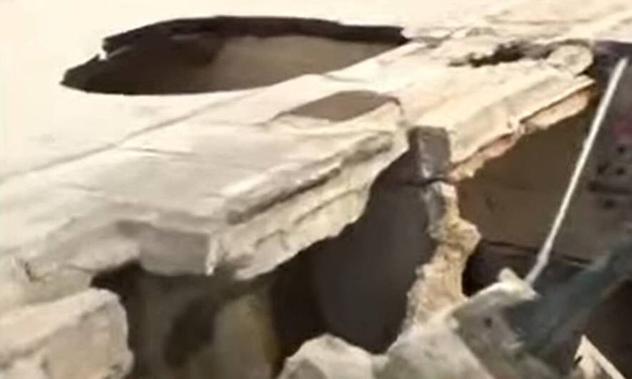 Αδιανόητη κατάσταση στην Καλλιθέα: Υπαίθριο πάρκινγκ παραχώρησε από τις πλημμύρες – Μπαλάκι ευθυνών