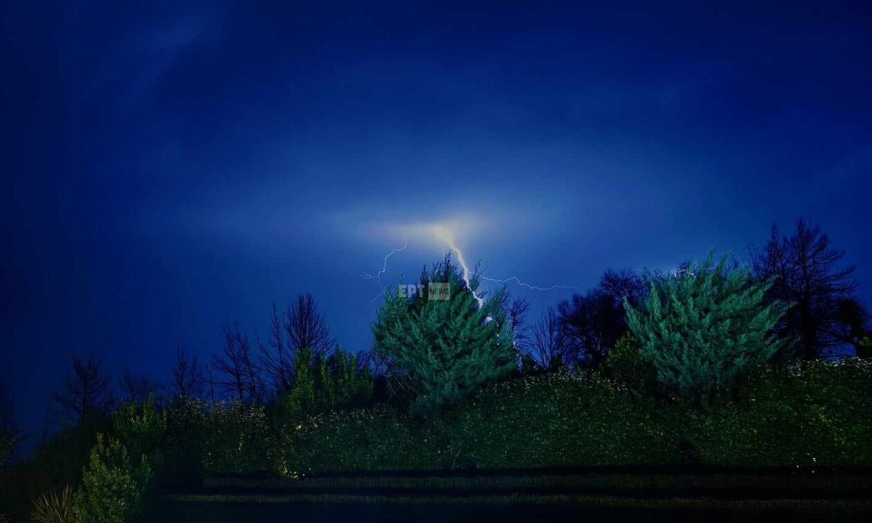 Κακοκαιρία Elias: «Βροχή» κεραυνών στην Εύβοια – Εικόνες που κόβουν την ανάσα