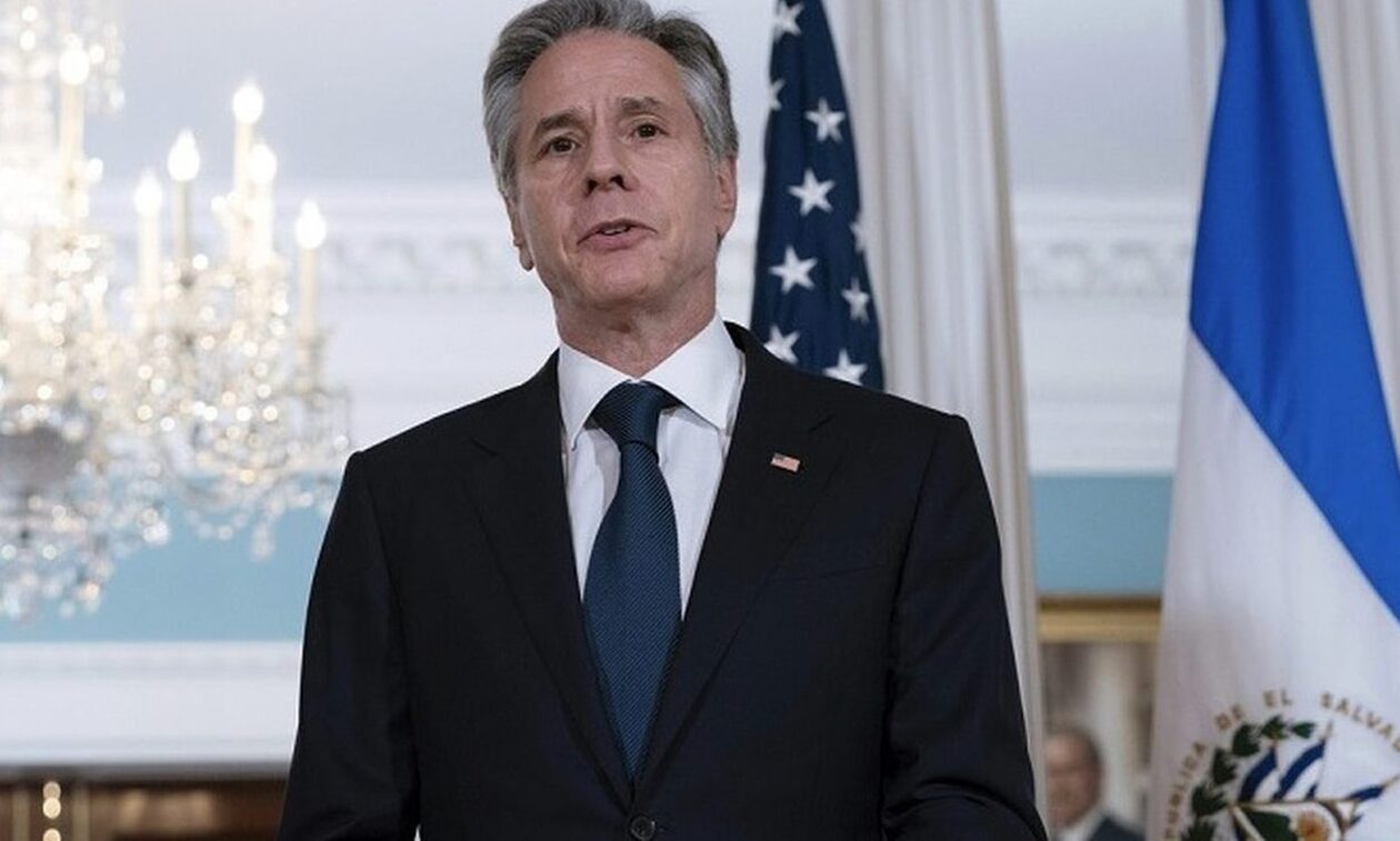 Διπλωματία με ένα τραγούδι: Ο Μπλίνκεν μάγεψε τραγουδώντας και παίζοντας κιθάρα (Βίντεο)