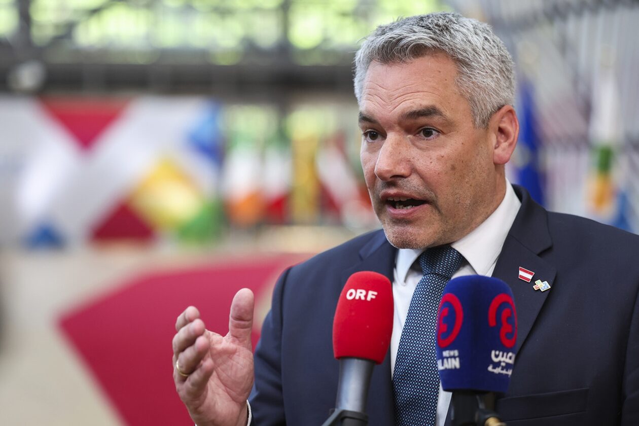 Oργή για τον Καγκελάριο της Αυστρίας: Οι  φτωχοί να ταΐζουν τα παιδιά σε fast food