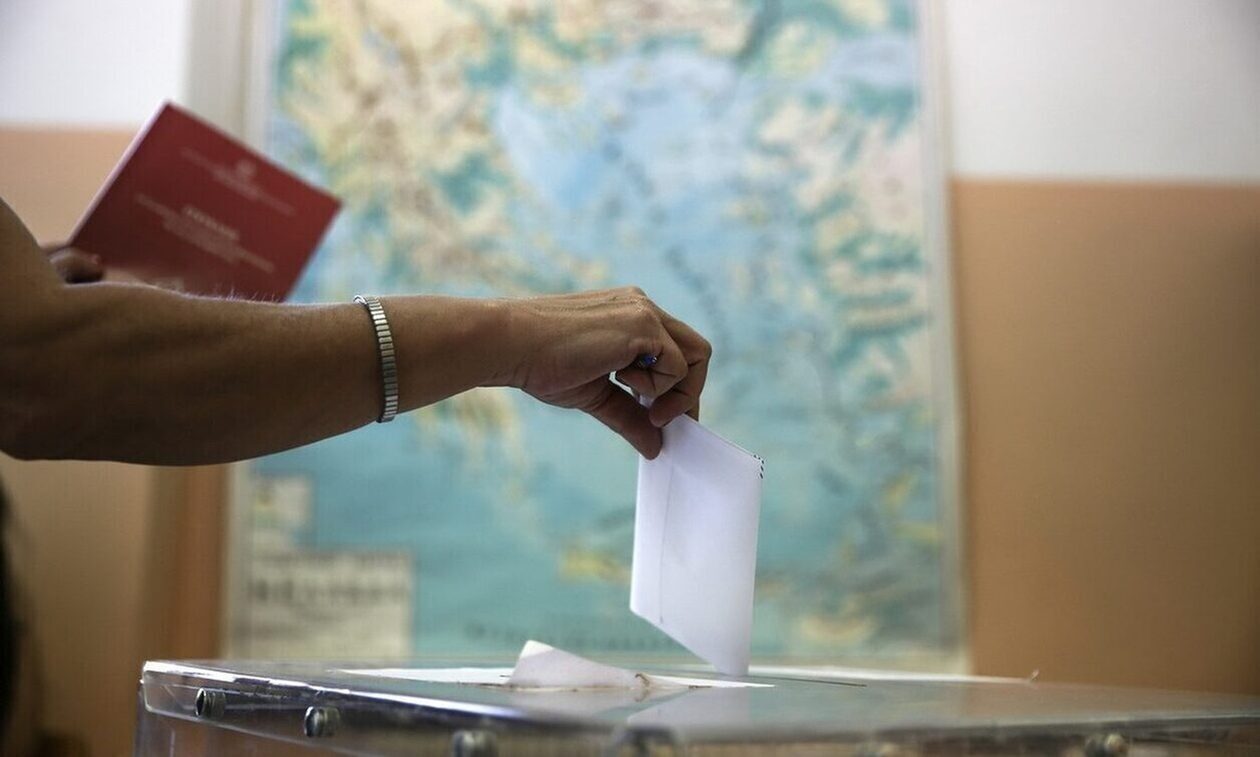 Δημοσκόπηση Pulse: Διατηρεί τη μεγάλη διαφορά η ΝΔ – «Χειρότερα» θα πάει ο ΣΥΡΙΖΑ με Κασσελάκη