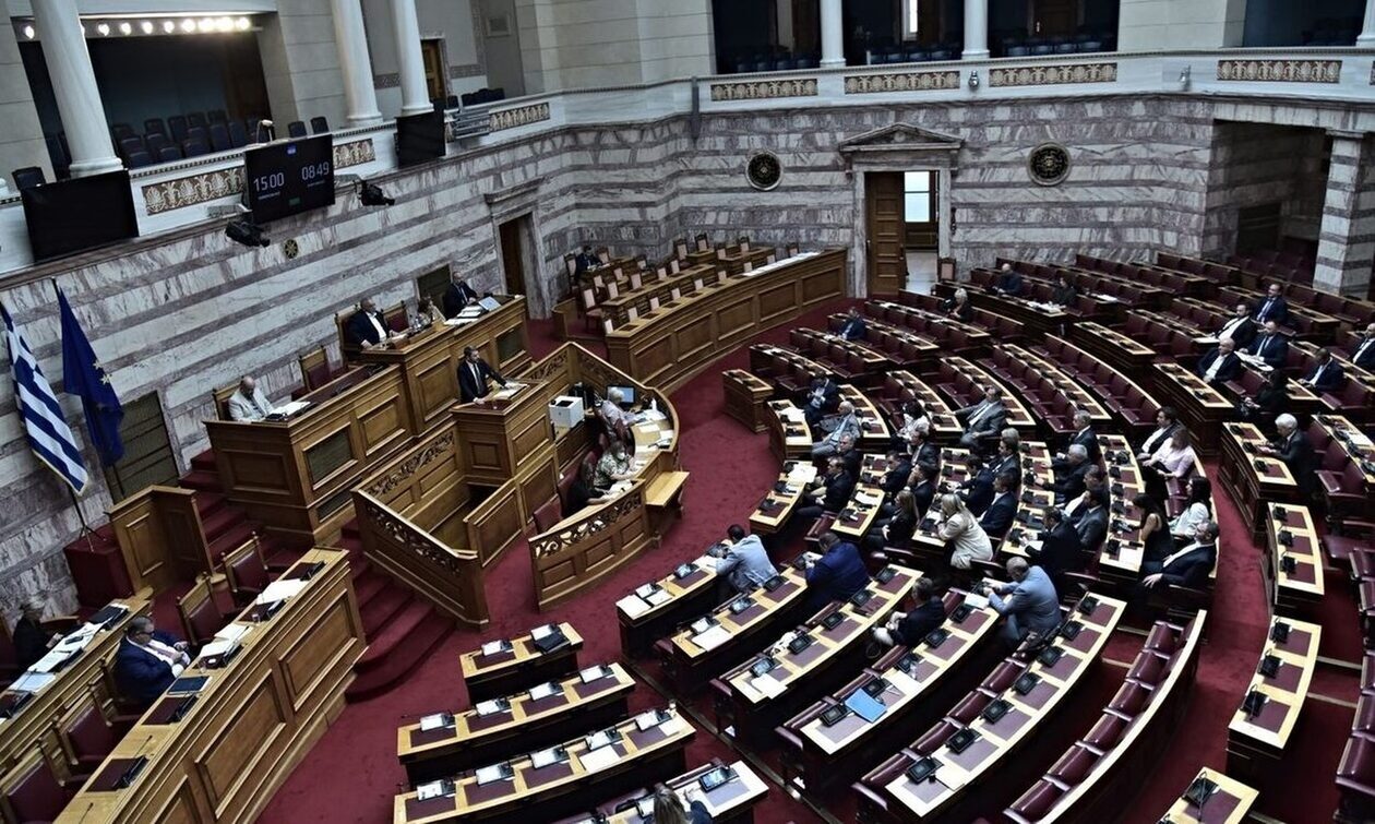 Άρχισαν οι «αναγνωριστικές βολές» μεταξύ ΝΔ και ΣΥΡΙΖΑ