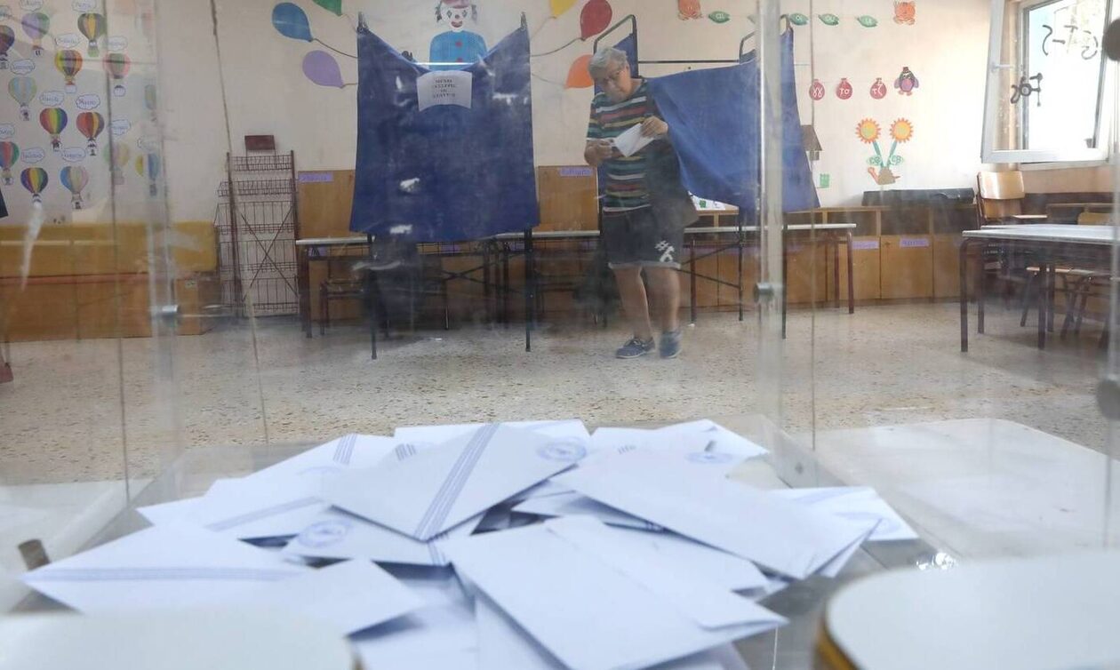 Δημοσκόπηση MRB: Προβάδισμα 16,3% της ΝΔ  – Δεν πείθει ο Κασσελάκης, 4ος σε δημοφιλία