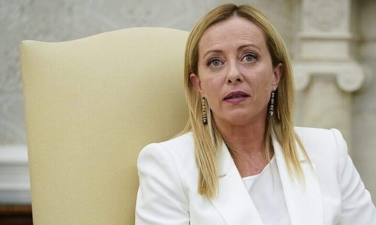 Μελόνι: «Είμαστε αντιμέτωποι με μεταναστευτική πίεση χωρίς προηγούμενο»
