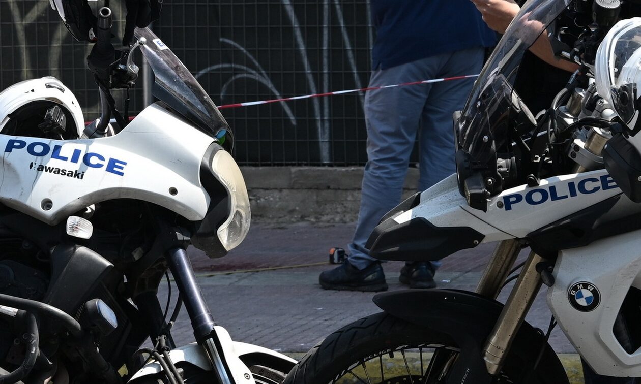 Η ώρα του ανακριτή για τον σωματέμπορα αστυνομικό – Επιμένει να αρνείται τις κατηγορίες