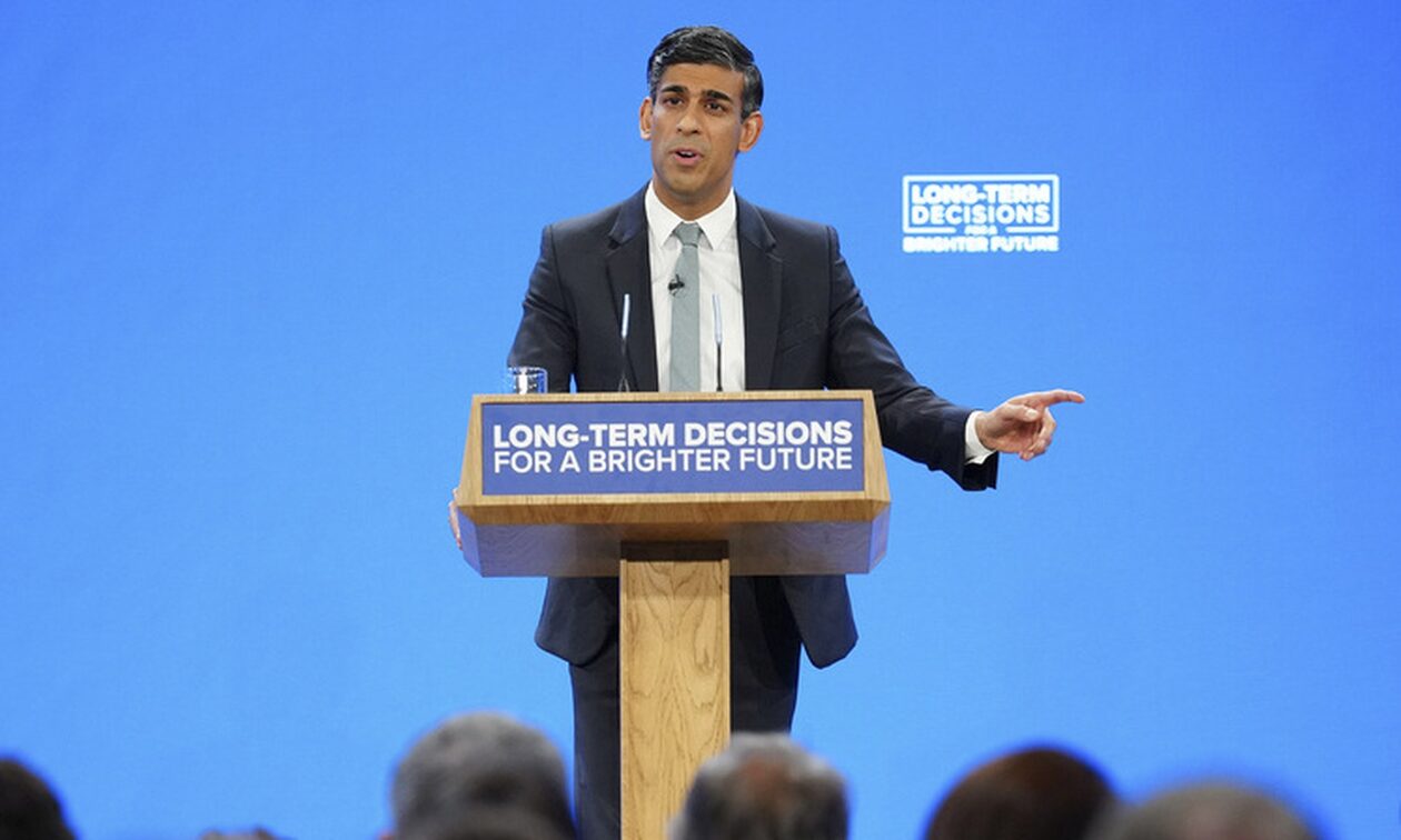 Βρετανία: Ο Σούνακ ζητά περισσότερα όπλα και στήριξη για την Ουκρανία – Υπόσχεται μειώσεις φόρων