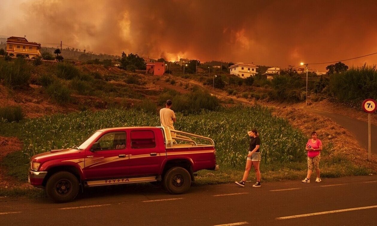 Εφιάλτης δίχως τέλος στην Τενερίφη – Αναζωπυρώθηκε η φωτιά που ξέσπασε τον… Αύγουστο!