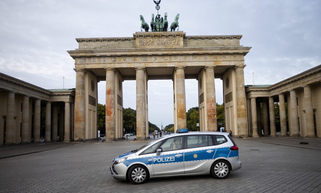 Γερμανία: Η αντιτρομοκρατική ερευνά πυρκαγιές με πιθανά «πολιτικά κίνητρα»