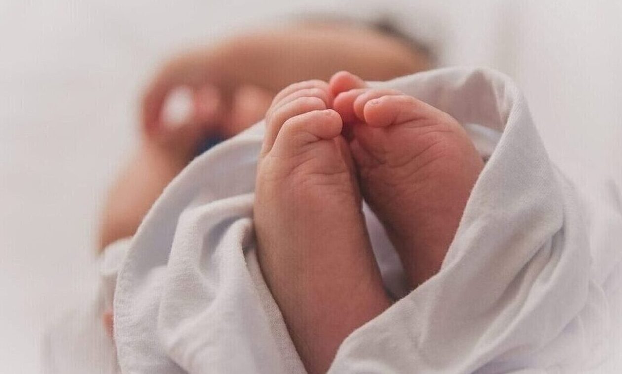 Τρίκαλα: Στο νοσοκομείο βρέφος που έβαλε στο στόμα τοξικό φύτο