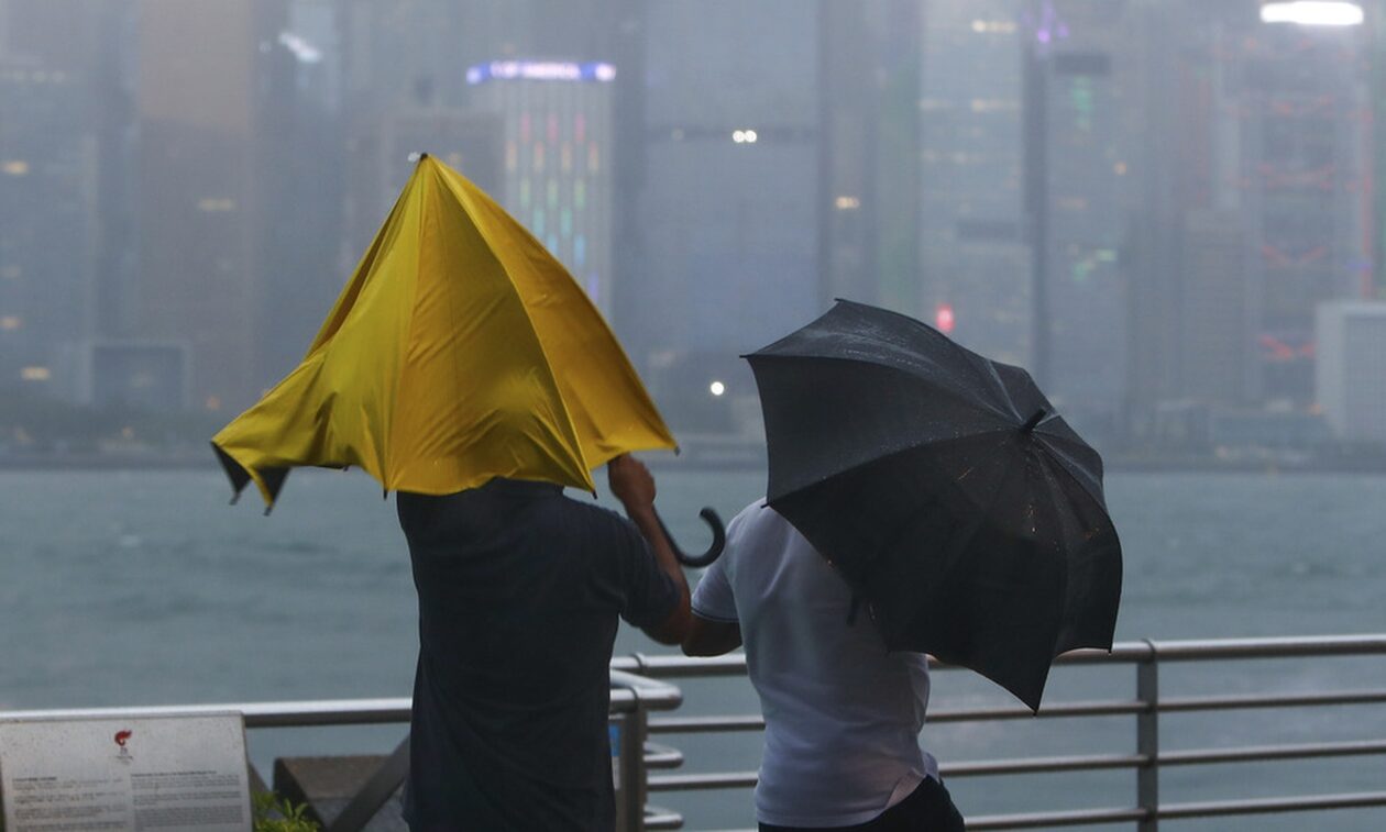 Επικίνδυνος τυφώνας πλησιάζει την Κίνα: Ισχυροί άνεμοι, μεγάλα κύματα και βροχοπτώσεις