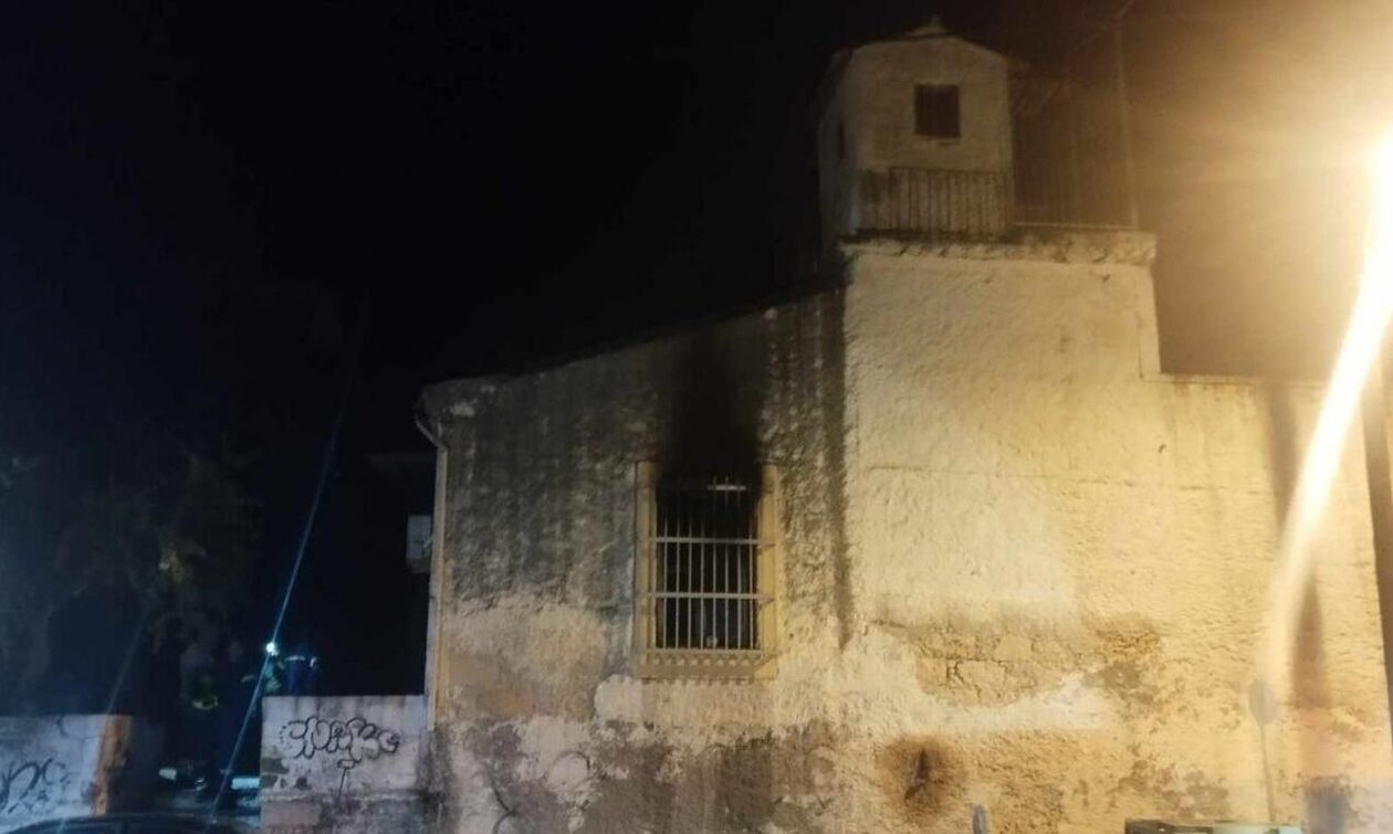 Κρήτη: Φωτιά στις παλιές δικαστικές φυλακές – Στο νοσοκομείο ένας 49χρονος με εγκαύματα