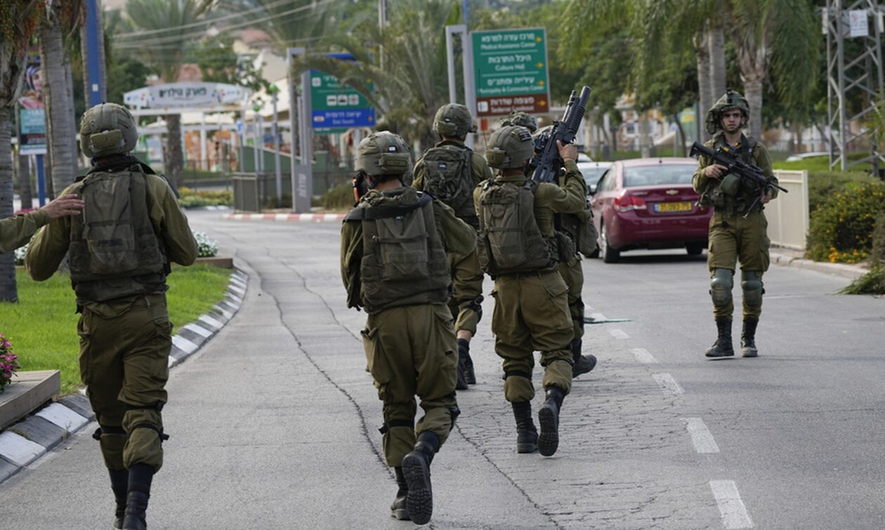 Ισραήλ: Απελευθερώθηκαν όμηροι στο κιμπούτς Μπεερί – «Εξουδετερώθηκαν» οι απαγωγείς της Χαμάς