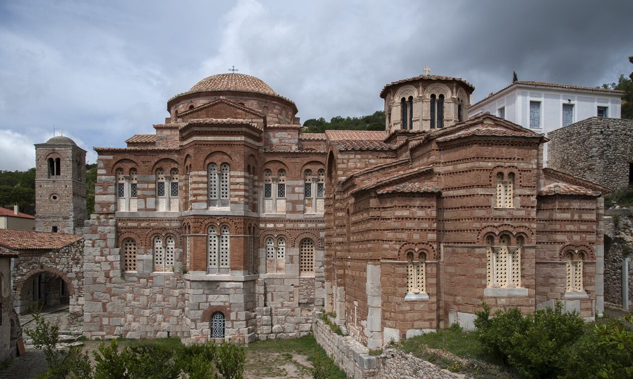 Μονή Όσιου Λουκά: Προχωρούν οι εργασίες αποκατάστασης