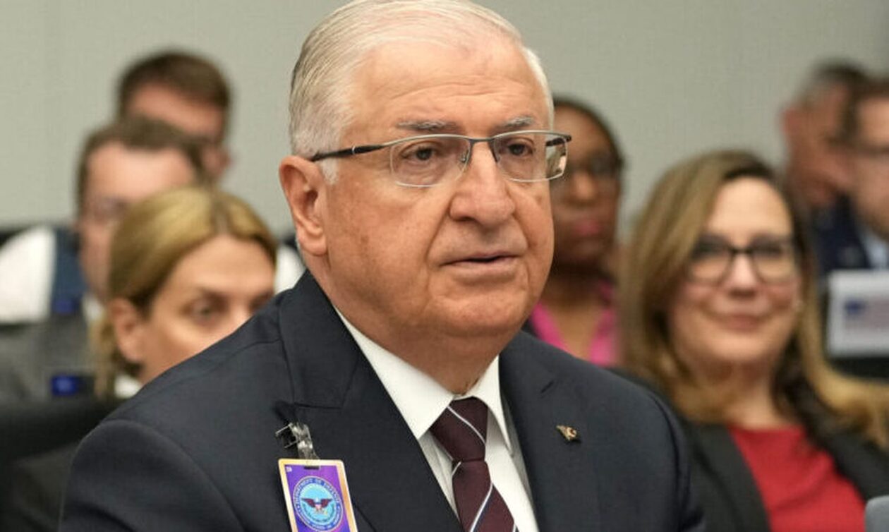 Τούρκος υπουργός Άμυνας: «Συνεχίζουμε να προστατεύουμε τη Γαλάζια Πατρίδα»