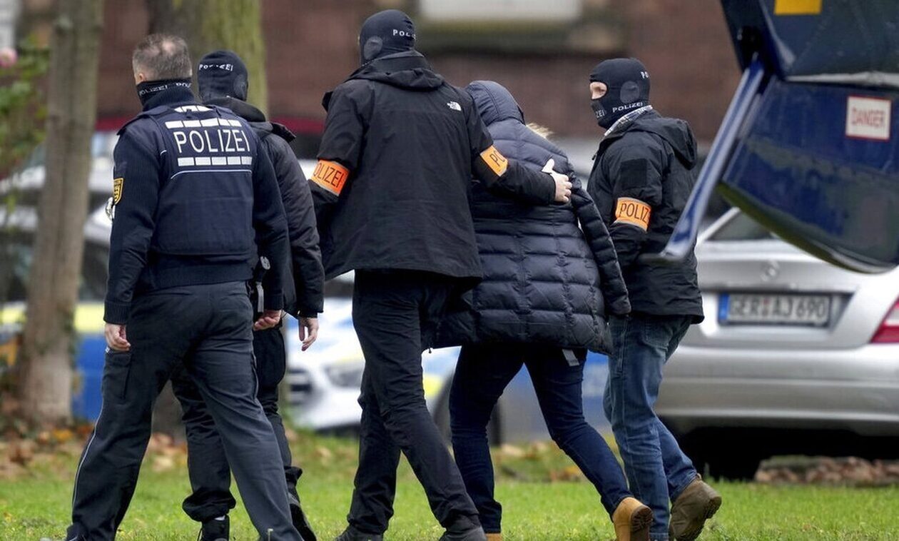 Συνελήφθησαν μέλη της οργάνωσης «Πολίτες του Ράιχ» – Σχεδίαζαν να απαγάγουν τον Υπουργό Υγείας