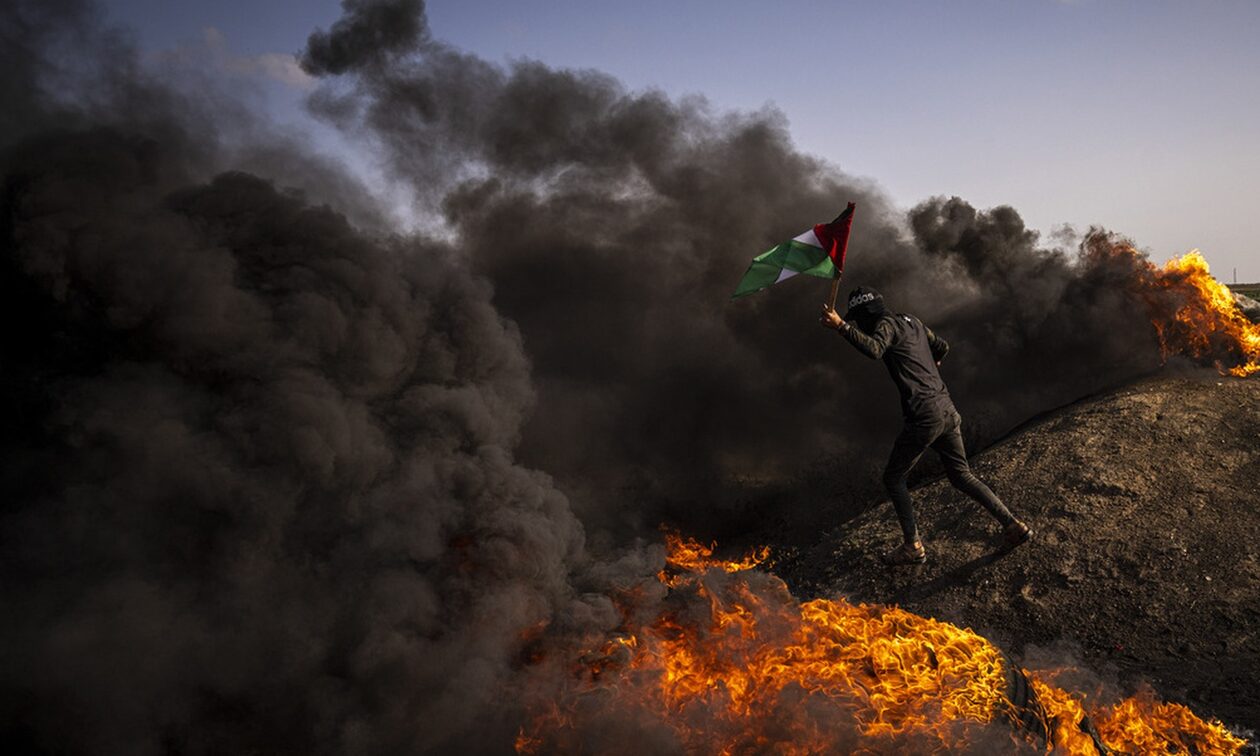 Πόλεμος στο Ισραήλ: Τι είναι βόμβες λευκού φωσφόρου – Καταγγελίες ότι έπεσαν σε αμάχους στη Γάζα