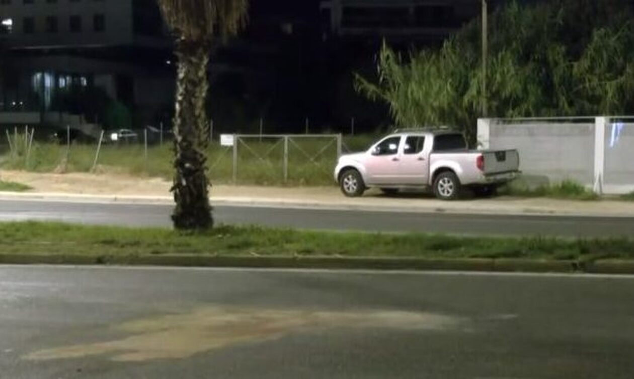 Βούλα: Αυτοκίνητο «καρφώθηκε» σε δέντρο – Τραυματίστηκε 23χρονη