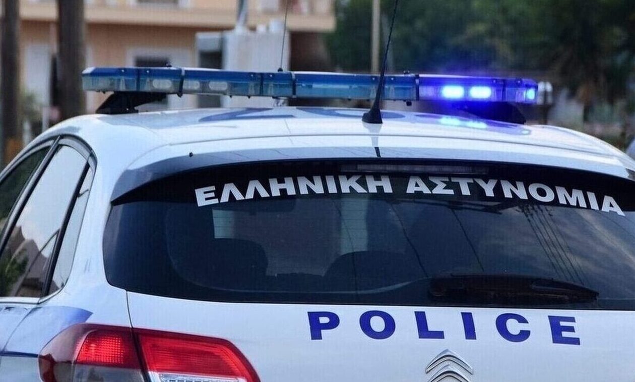 Μαχαίρωσαν στο πόδι ανήλικο στην Πλάκα για να τον ληστέψουν