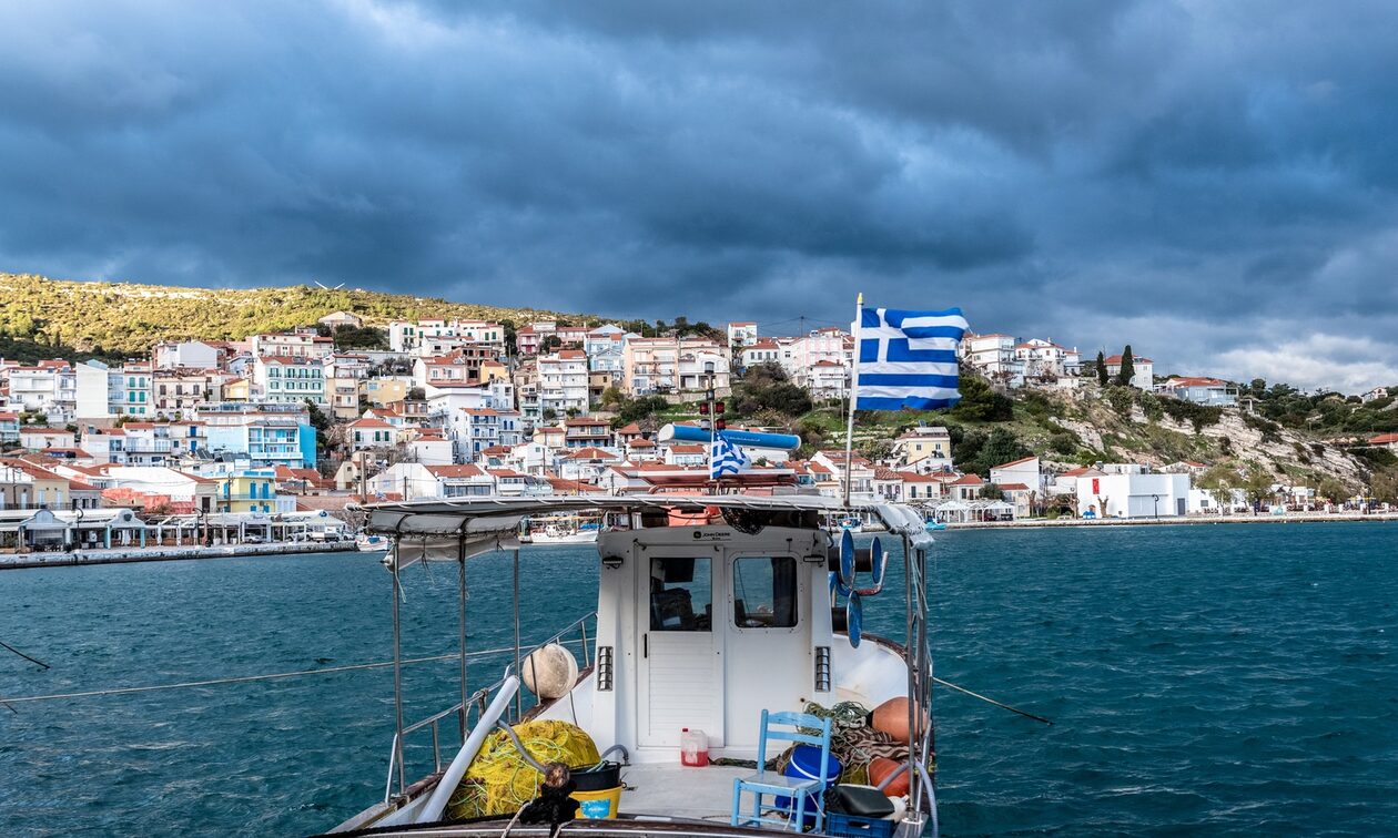 Συναγερμός στη Σάμο: Εξαφάνιση 25χρονου από το Καρλόβασι – Είχε πάρει το πλοίο για Πειραιά