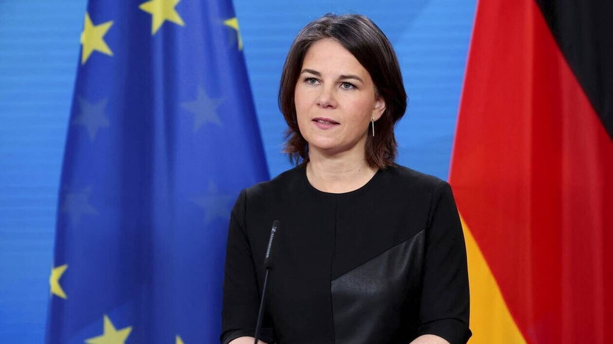 Συνάντηση Μπέρμποκ με ΥΠΕΞ Τουρκίας – Αιγύπτου: Απελευθέρωση ομήρων και ανθρωπιστική βοήθεια