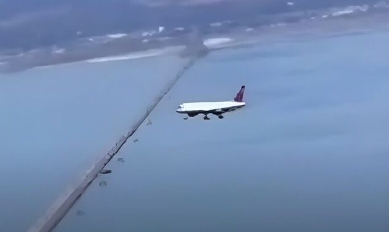 Σαν Φρανσίσκο: Οπτική ψευδαίσθηση με αεροπλάνο να φαίνεται ακίνητο εν πτήση