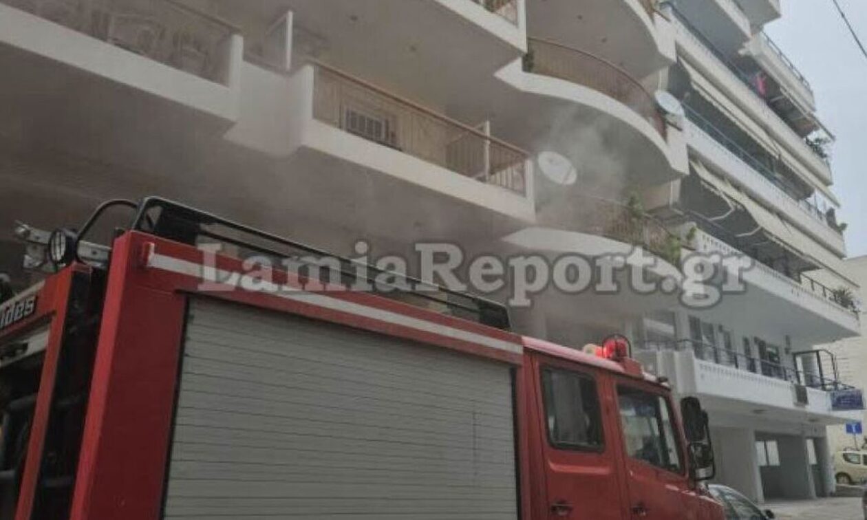Λαμία: Φωτιά σε διαμέρισμα πολυκατοικίας – Βίντεο