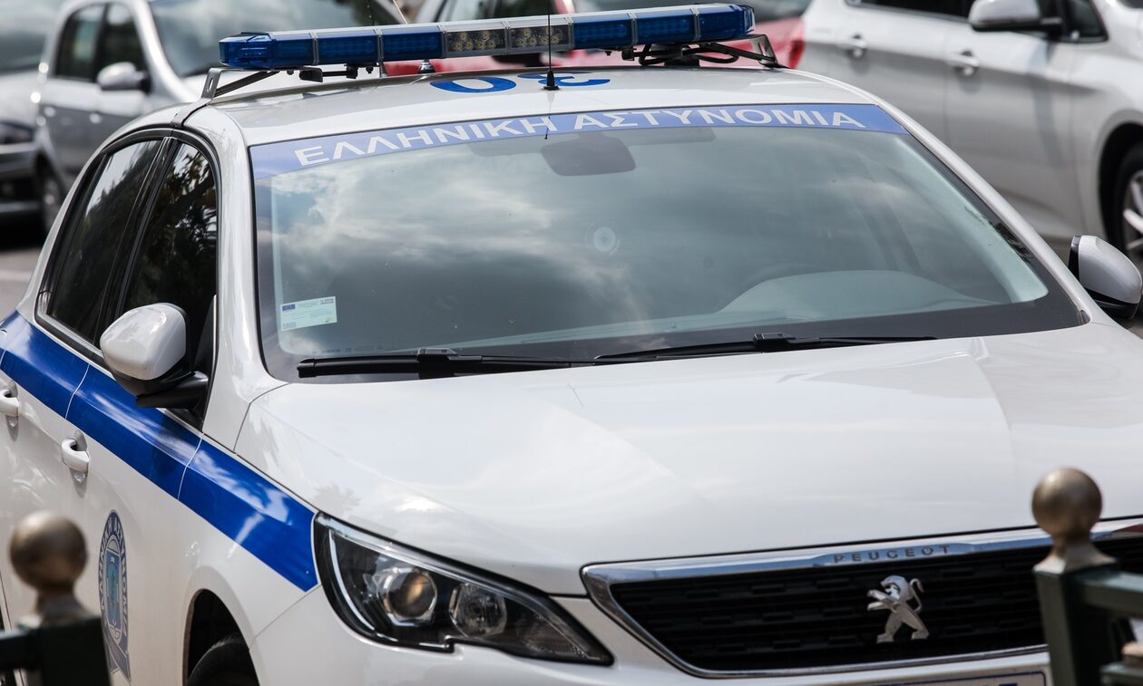 Παγκράτι: Έξαλλη 45χρονη με πρόστιμο για παράνομο παρκάρισμα – Τραυμάτισε τροχονόμο