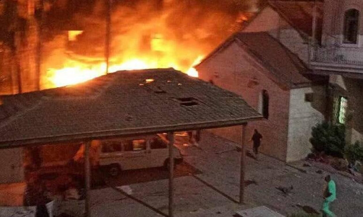 Μακρόν: Η Γαλλία καταδικάζει «σθεναρά» τοv βομβαρδισμό του νοσοκομείου στη Γάζα