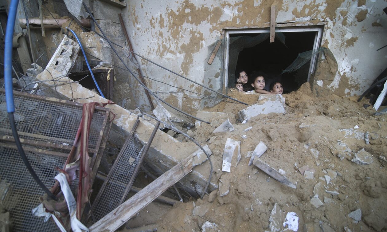 Γάζα: Συναγερμός για μολυσματικές ασθένειες – 600 παιδιά παγιδευμένα κάτω απο τα ερείπια