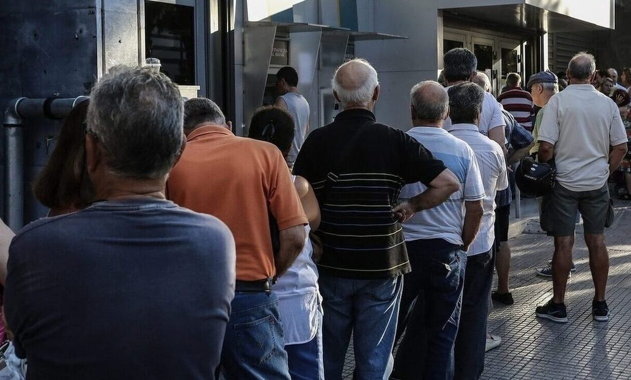 Μίνι ασφαλιστικό: 12.000 πολίτες με οφειλές άνω των 20.000 ευρώ θα λάβουν σύνταξη