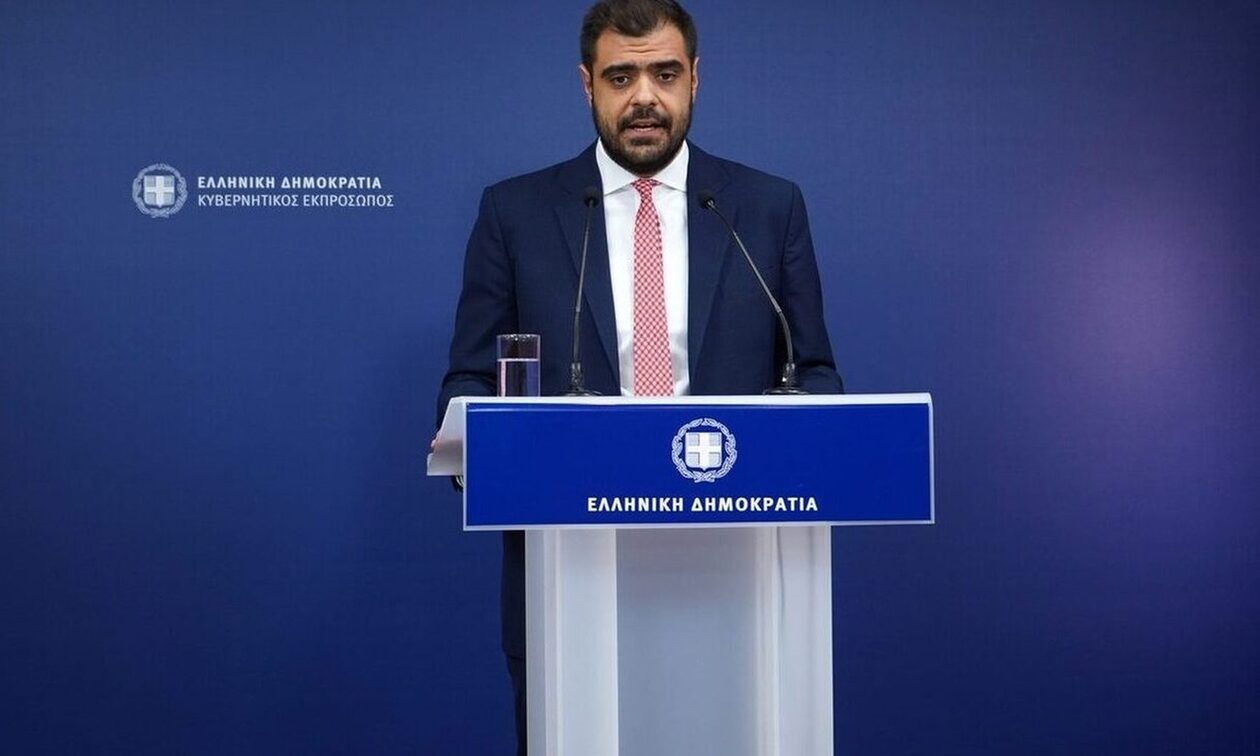 LIVE: Eνημέρωση πολιτικών συντακτών από τον κυβερνητικό εκπρόσωπο Παύλο Μαρινάκη