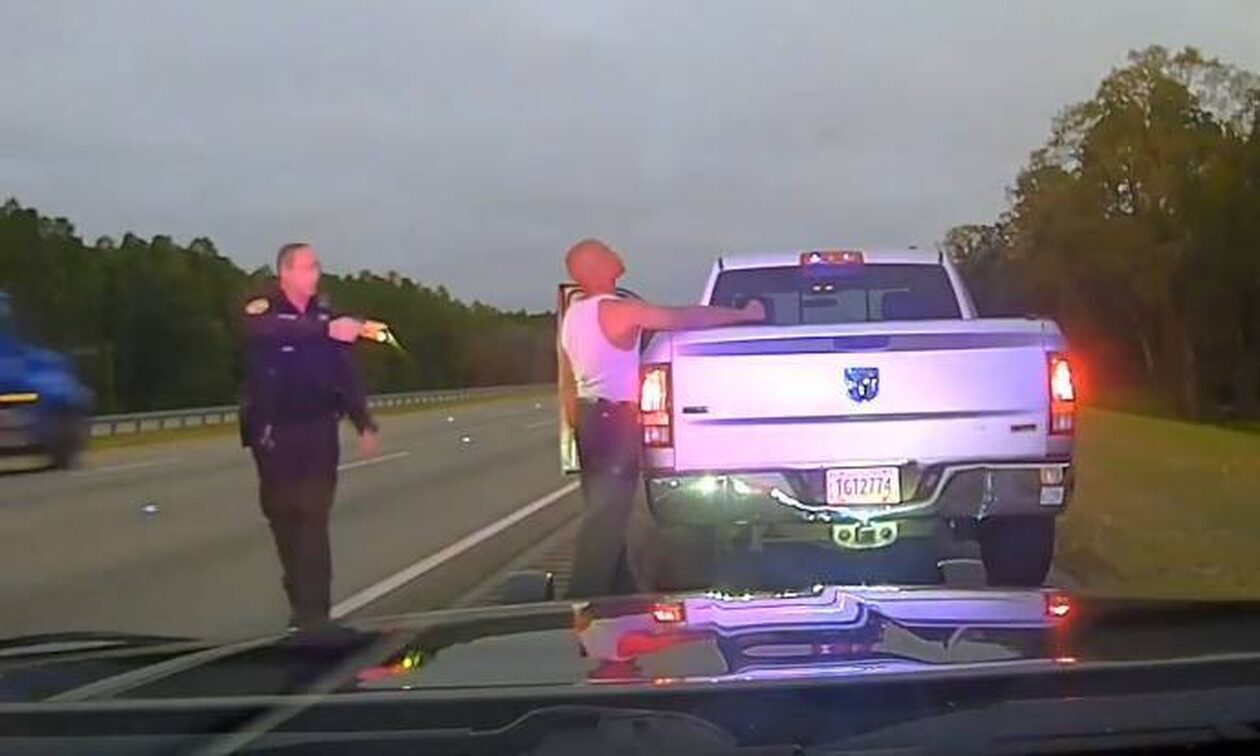 ΗΠΑ: Βίντεο – σοκ από τη σύλληψη και τον πυροβολισμό Αφροαμερικανού από αστυνομικό