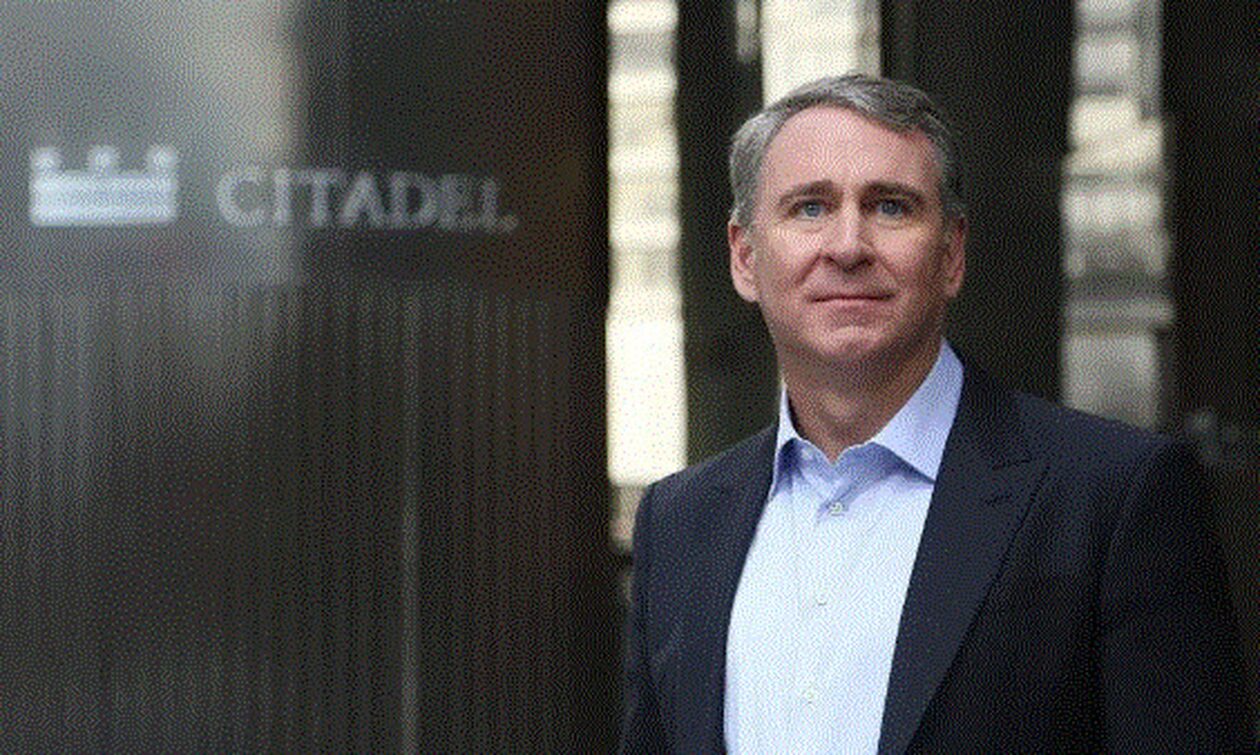 Κεν Γκρίφιν: Ποιος είναι ο μεγιστάνας που θέλει να χτίσει το ακριβότερο σπίτι στη Γη