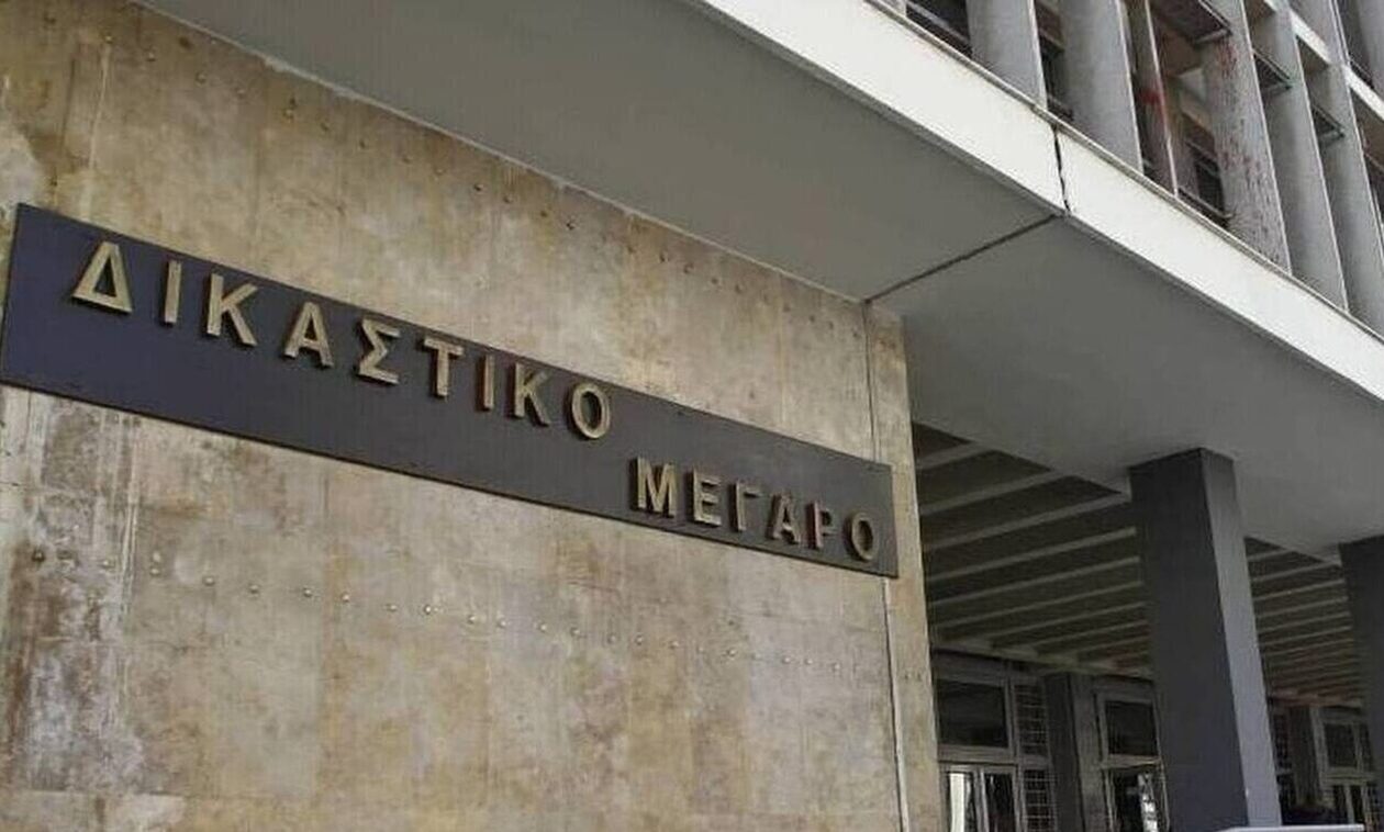 Θεσσαλονίκη: Πατέρας έστελνε βίντεο με πορνό στα παιδιά του για να εκδικηθεί την πρώην σύζυγό του