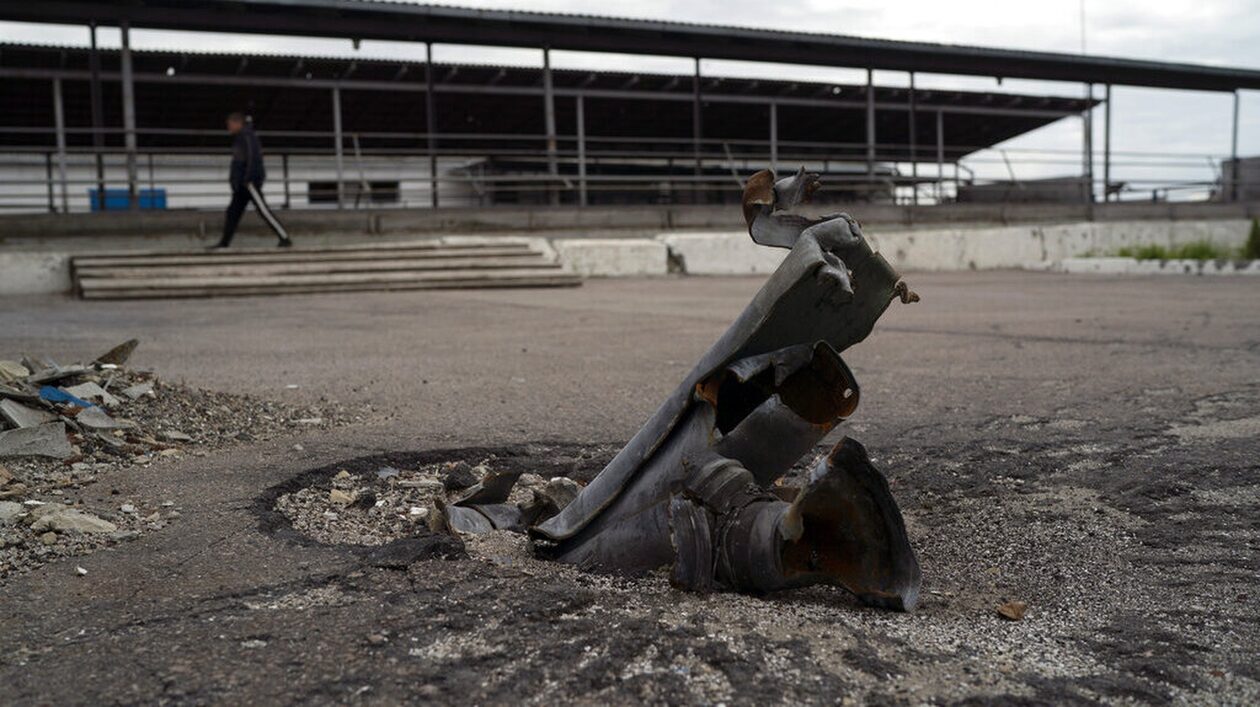 Τουλάχιστον έξι νεκροί και 14 τραυματίες από ρωσική πυραυλική επίθεση στο Χάρκοβο