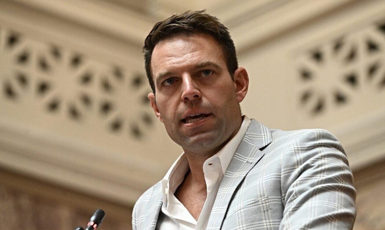 Τα «μαζεύει» ο Κασσελάκης για τα άρθρα: «Δεν θυμάμαι ούτε ποιος ήμουν 24 χρονών»