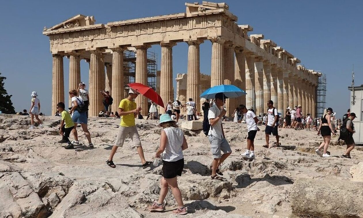 Στα 14,7 δισ. ευρώ τα έσοδα από τον τουρισμό – Αύξηση κατά 15,3% σε σχέση με το 2022