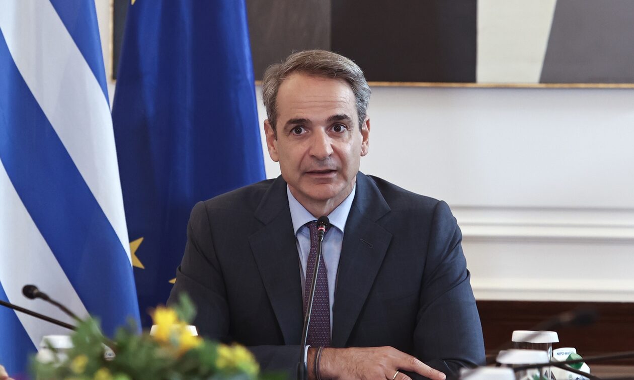 Ο μαραθώνιος Μητσοτάκη και ο μήνας του μέλιτος Κασσελάκη