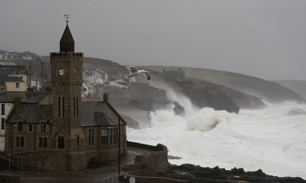Βρετανία: Πέντε νεκροί από την καταιγίδα Μπαμπέτ – Ανησυχία για τις φονικές πλημμύρες