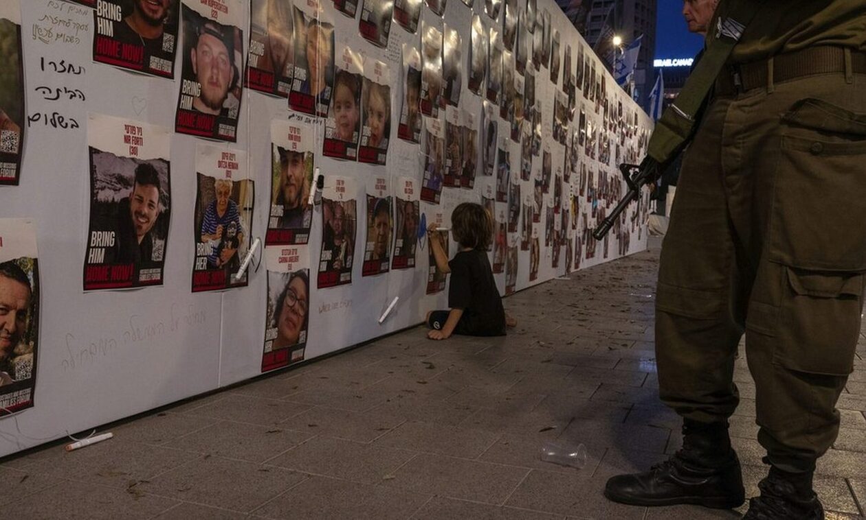 Ανώτερος ηγέτης Χαμάς: Θα απελευθερώσουμε ομήρους εάν το Ισραήλ μειώσει τους βομβαρδισμούς στη Γάζα