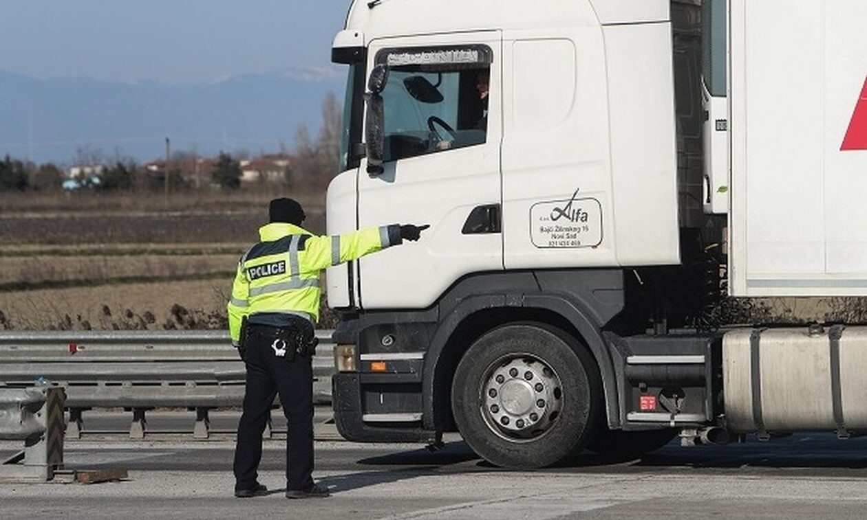 Αυξημένα μέτρα της Τροχαίας σε όλη την επικράτεια για τον εορτασμό της 28ης Οκτωβρίου