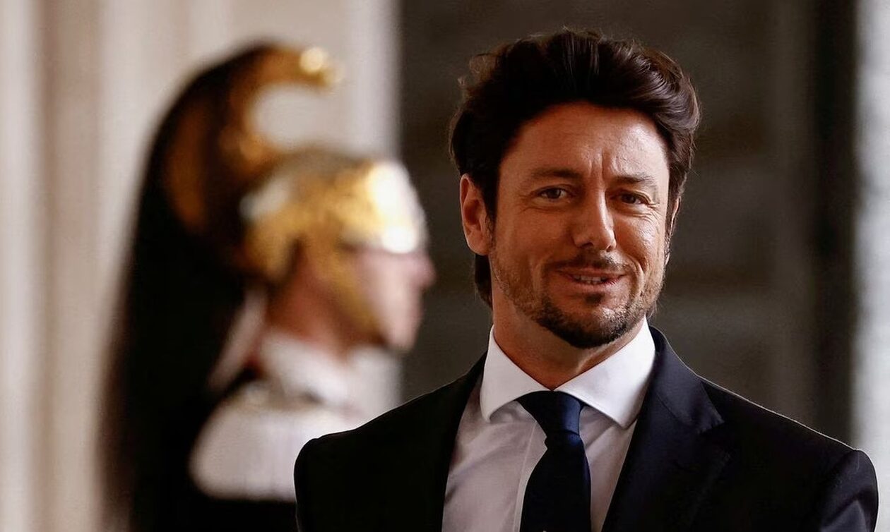 Αντρέα Τζιαμπρούνο: Ο πρώην σύζυγος της Μελόνι απομακρύνεται από την παρουσίαση της εκπομπής του