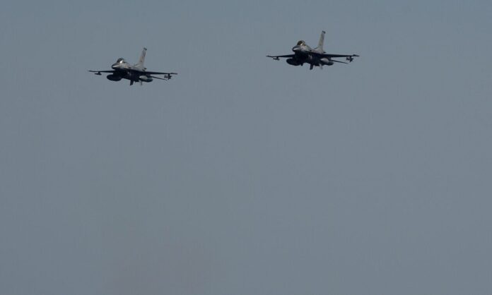 1484379-f16-aeroskafi.jpg